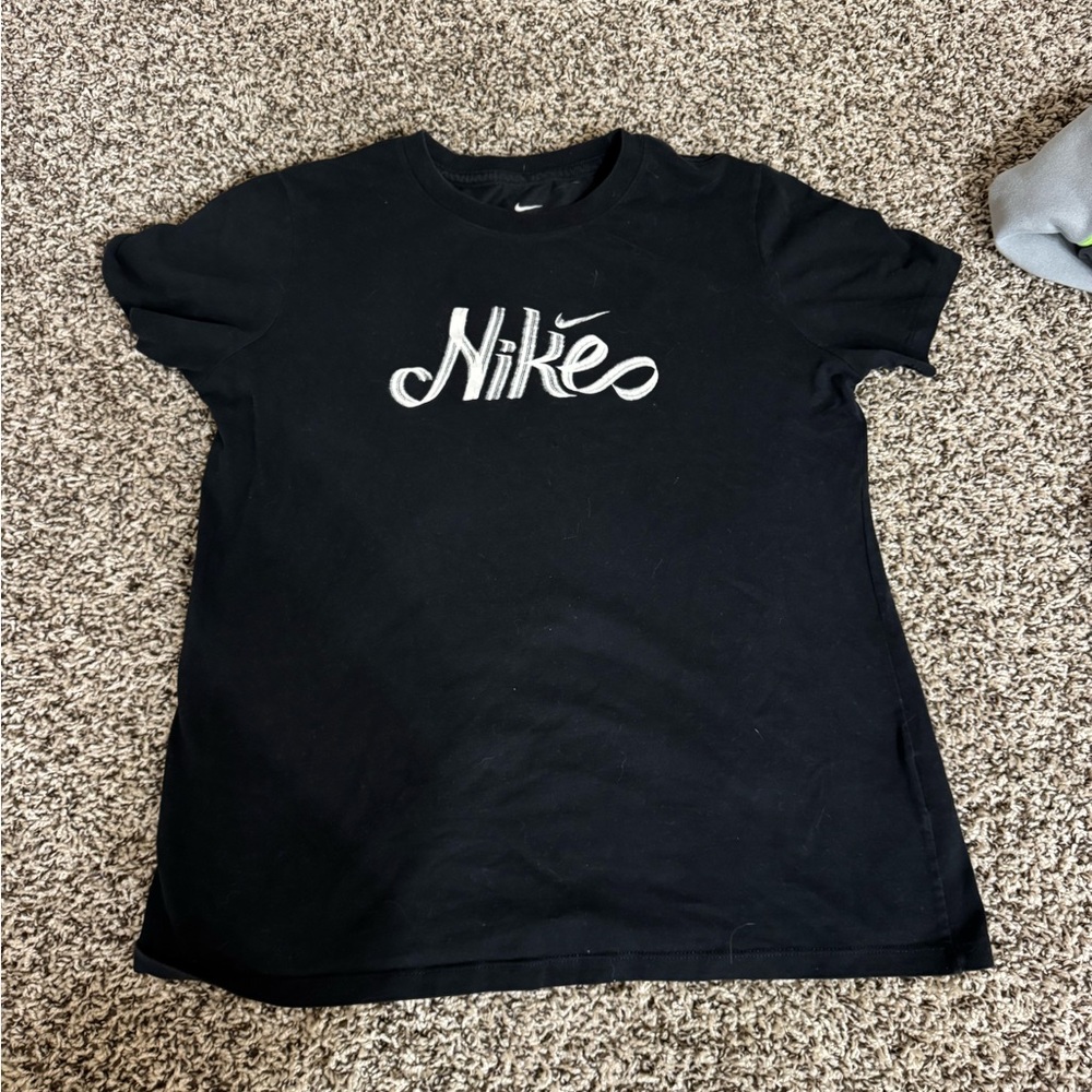 Calm medium Nike tshirt